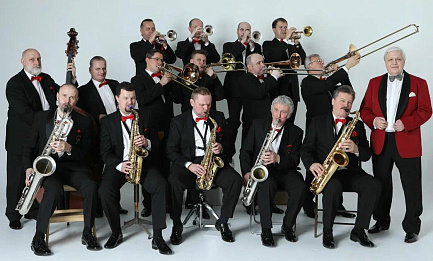 Государственный камерный оркестр джазовой музыки имени Олега Лундстрема<br>Дирижёр — Борис Фрумкин<br>